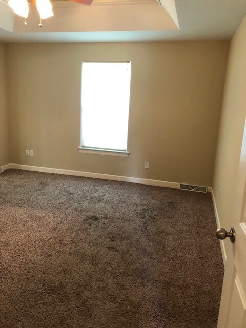 Building Photo - 4052 Buckingham Park
