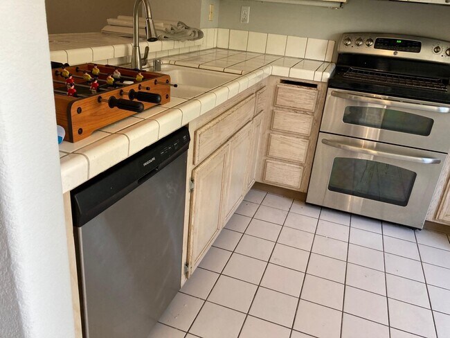 Building Photo - 105 Farallon Dr