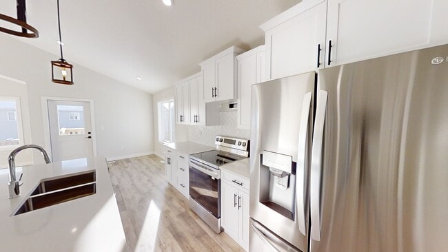 Building Photo - 9513 114 Ave