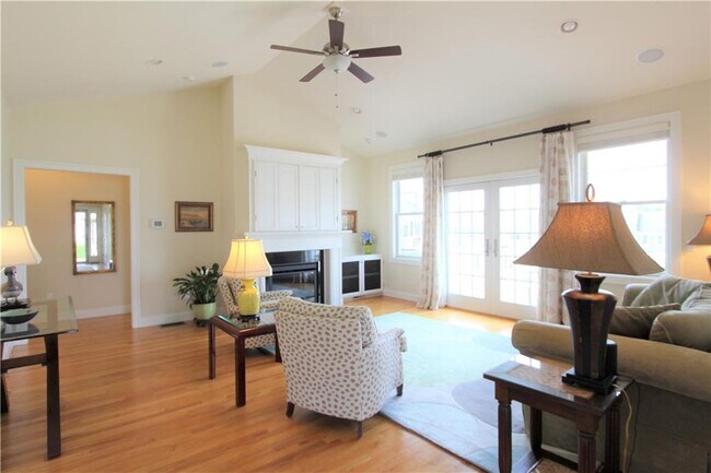 Building Photo - 96 Bay Ridge Dr