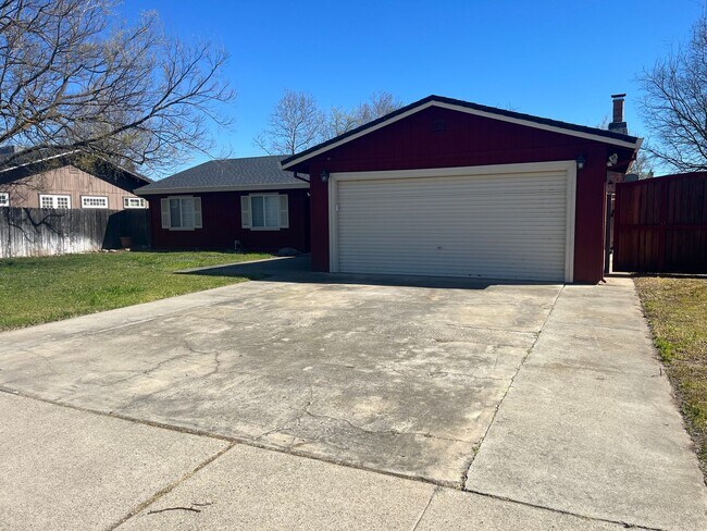 Foto del edificio - Spacious 4bed 2bath home in Elverta!