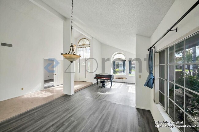 Foto del edificio - 19335 E Branding Iron Rd