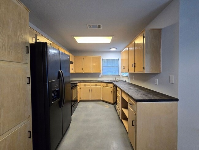 Building Photo - NEW IN MANAGEMENT & RENT REDUCTION - AVAILABLE NOW!