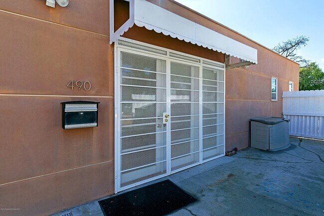 Building Photo - 490 N Craig Ave