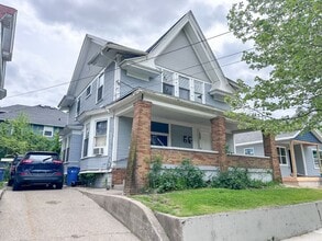 Building Photo - 806 Kalamazoo Ave SE