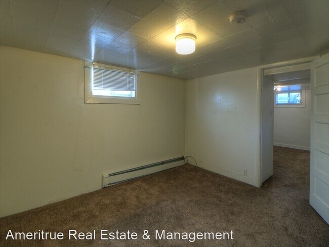 Building Photo - 42 E 300 S