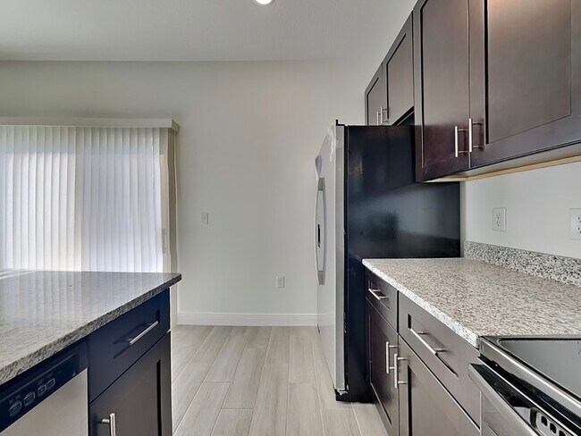 Foto del edificio - 15475 SW 46th Ave Rd