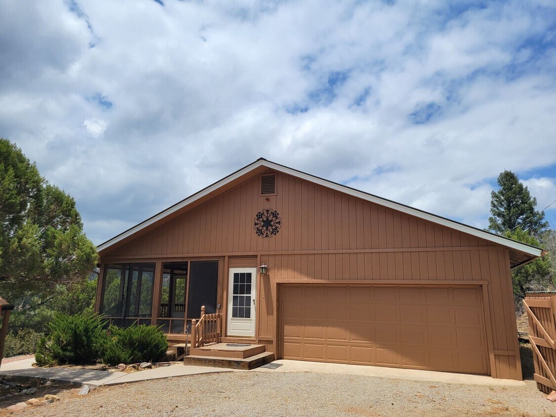 Primary Photo - 2 br, 2 bath House - 141 Davis Drive (976)