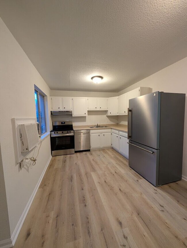 Foto del edificio - 3718 Fountain Ave