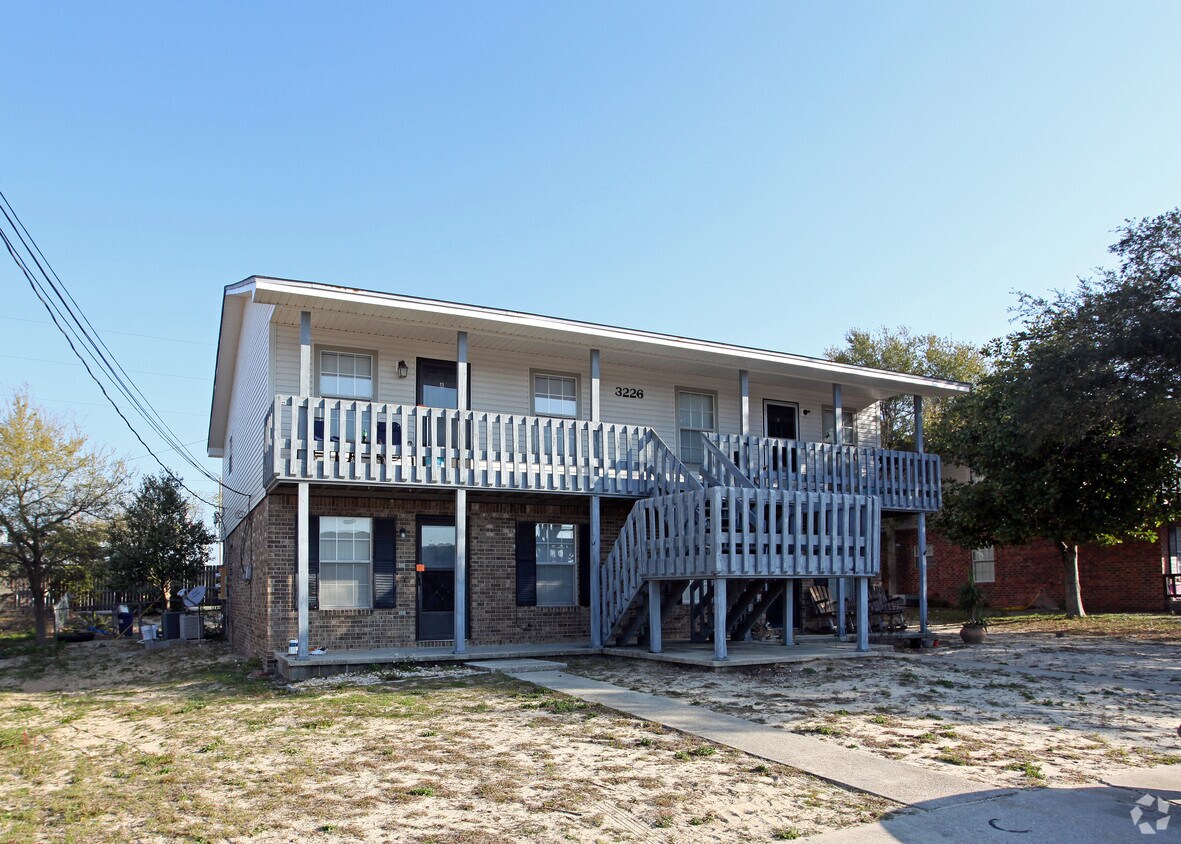 3226 Redwood Ln, Gulf Breeze, FL 32563 Apartments in Gulf Breeze, FL