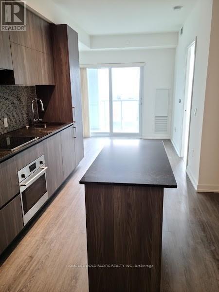 Photo du bâtiment - 1 Yorkville Ave