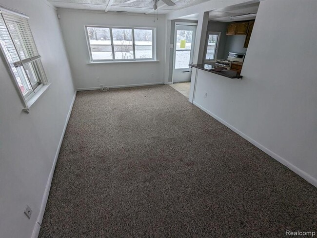 Building Photo - 965 Walton - Studio