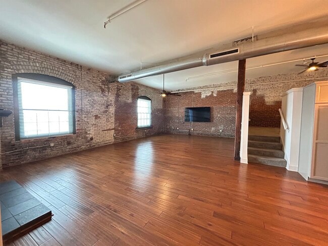 Building Photo - 505 Tennessee St