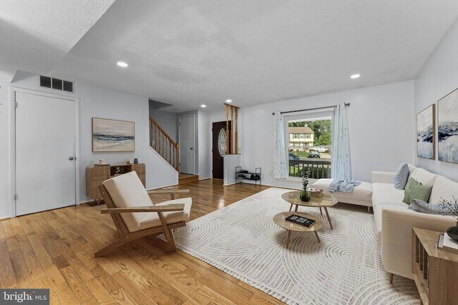 Foto del edificio - 8561 Skipjack Pl