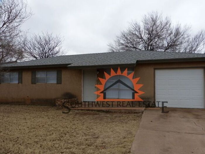 Foto principal - Cute 3 bedroom 1 bath one car garage