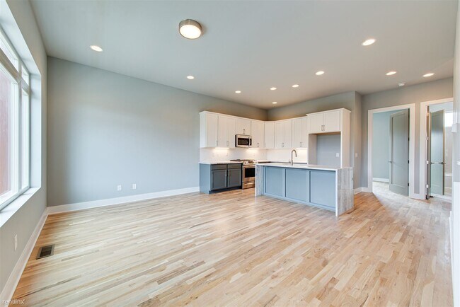 Building Photo - 4 br, 4 bath Townhome - 974 Youngs Ln