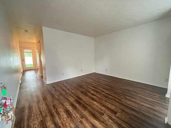 Foto del edificio - 402 Forest Ln