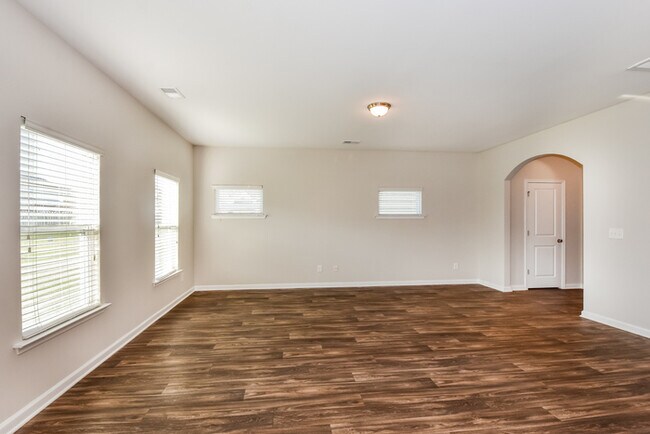 Foto del edificio - 316 Beacon Field Rd