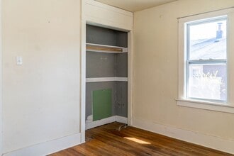 Building Photo - 606 Paris Ct