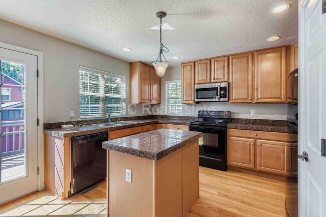 Foto del edificio - 8210 E 29th Ave