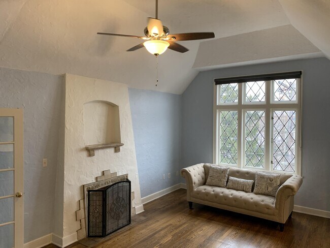 Foto del edificio - 2200 Scottwood Ave