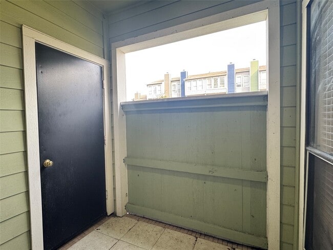 Building Photo - 6602 Harbor Town Dr