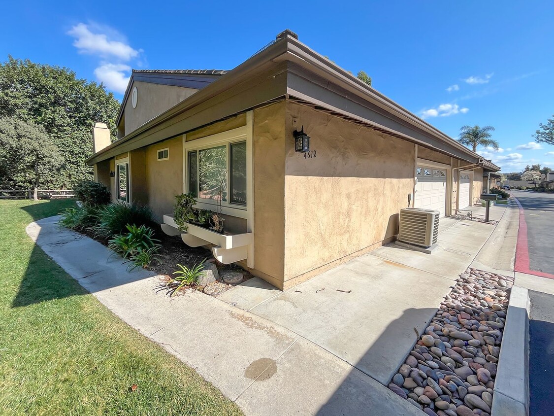 Foto principal - 3bd/2ba Single Story Home With A/C