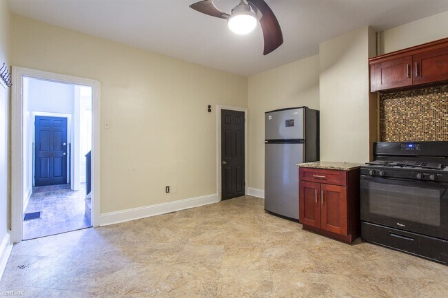 Building Photo - 4 br, 1 bath House - 3911 WARREN ST