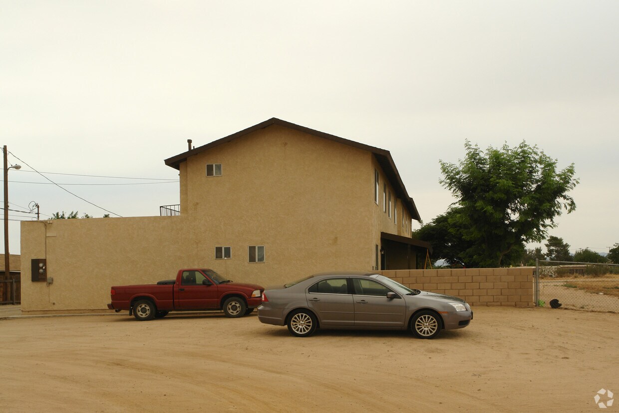 Foto del edificio - 15746 Sequoia Ave