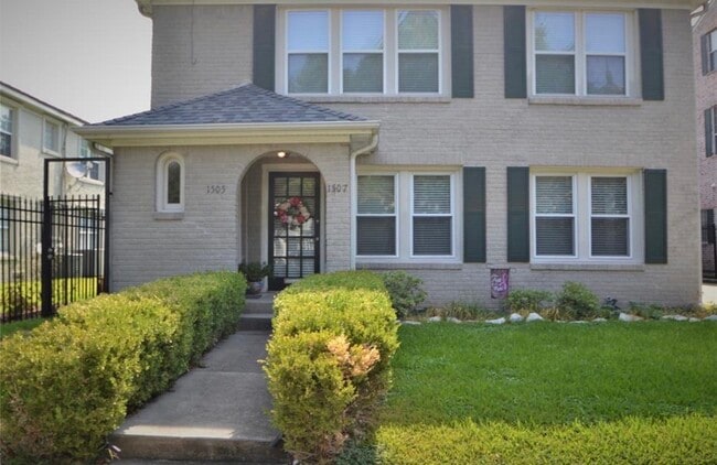 Building Photo - 1507 McDuffie St