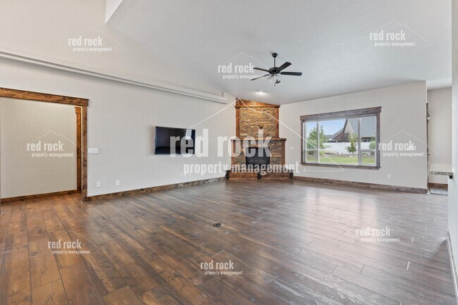 Foto del edificio - 7065 Bent Grass Ln