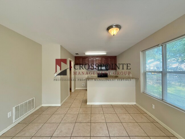 Foto del edificio - 825 W 25th St