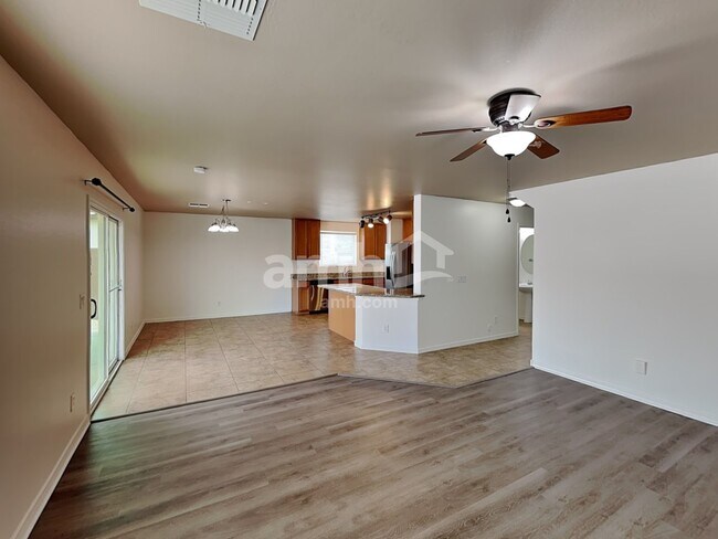 Foto del edificio - 20784 W Hamilton St