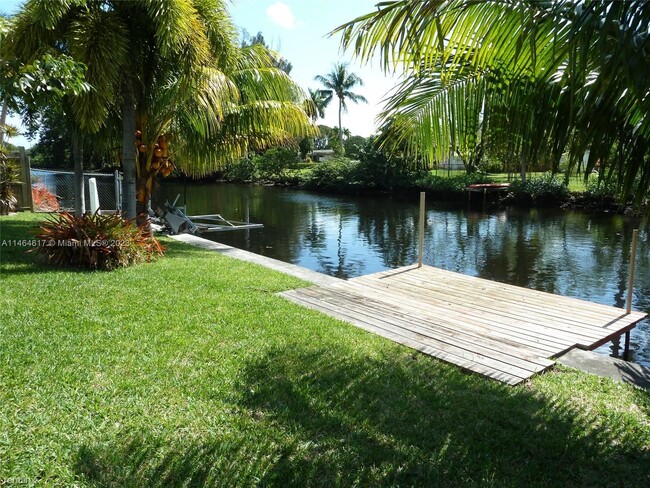 Building Photo - 3 br, 2 bath House - 624 NW 30th Ct