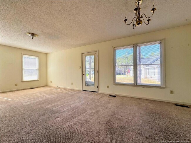 Foto del edificio - 3324 Donnett Ln