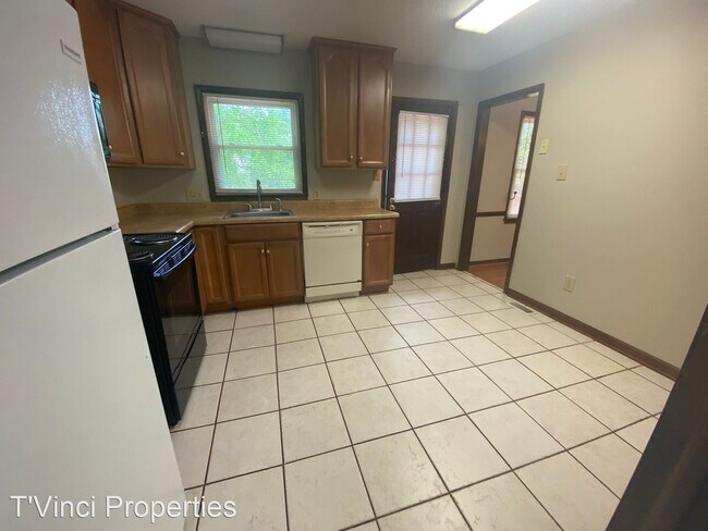 Building Photo - 4 br, 2.5 bath House - 313 Lakeside Drive
