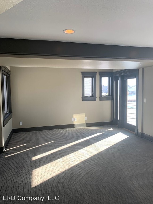 Building Photo - 1175 N 15th Ave