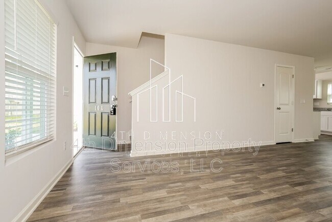 Building Photo - 104 Lemon Ln
