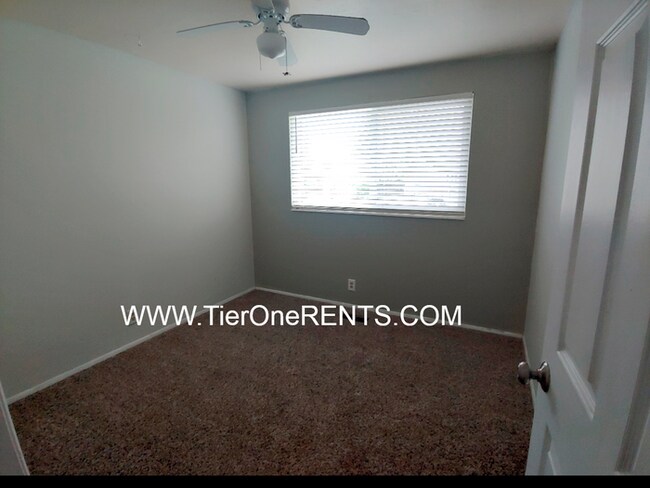 Building Photo - 586 E 10315 S