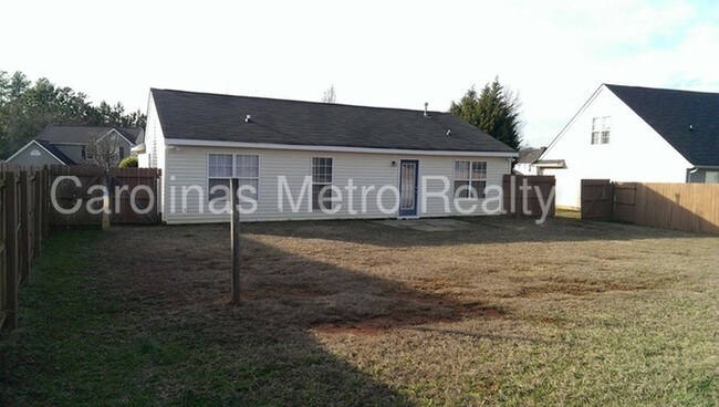 Building Photo - 13511 Willow Falls Rd