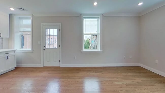 Building Photo - 202 Porter St