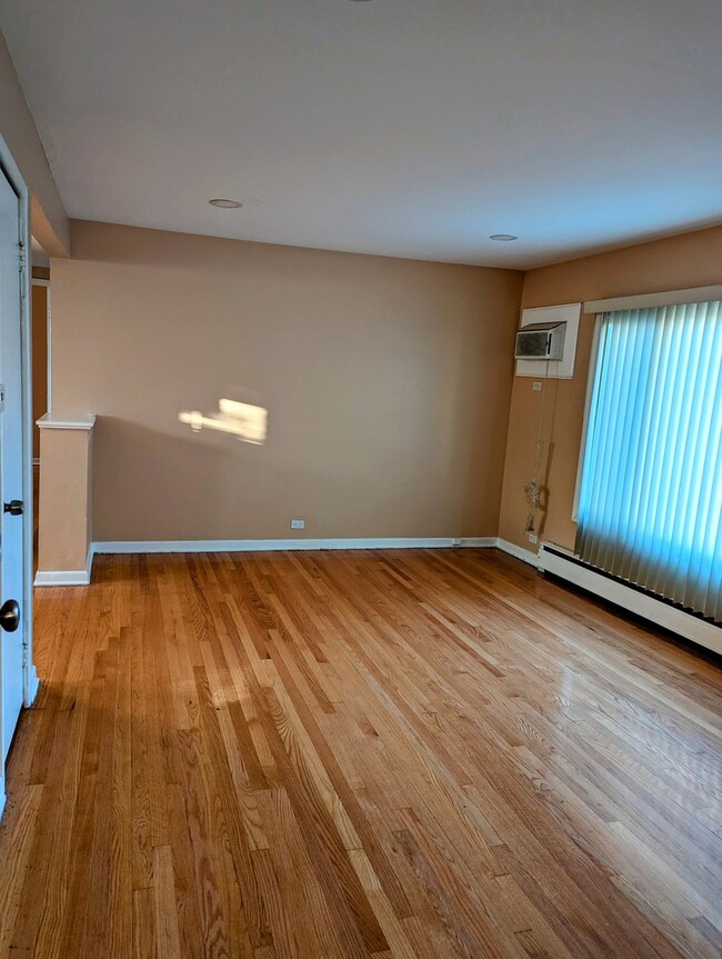 Foto del edificio - 406 E 109th St