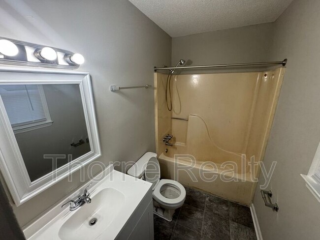 Foto del edificio - 2265 Sherwood Ave