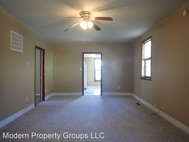 Building Photo - 2 br, 1 bath House - 414 Morehead St.