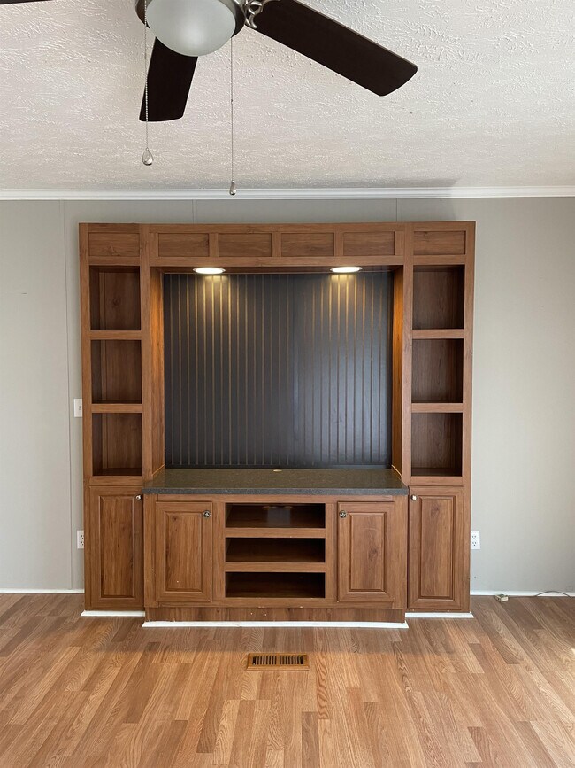 Building Photo - 2719 Addison Dr