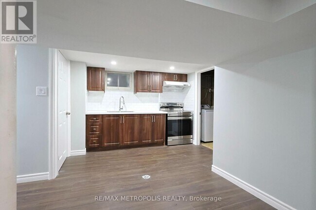 Building Photo - 23 Mountland Dr