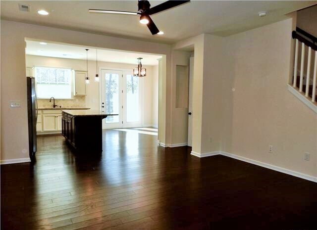 Foto del edificio - 9453 Glenburn Ln