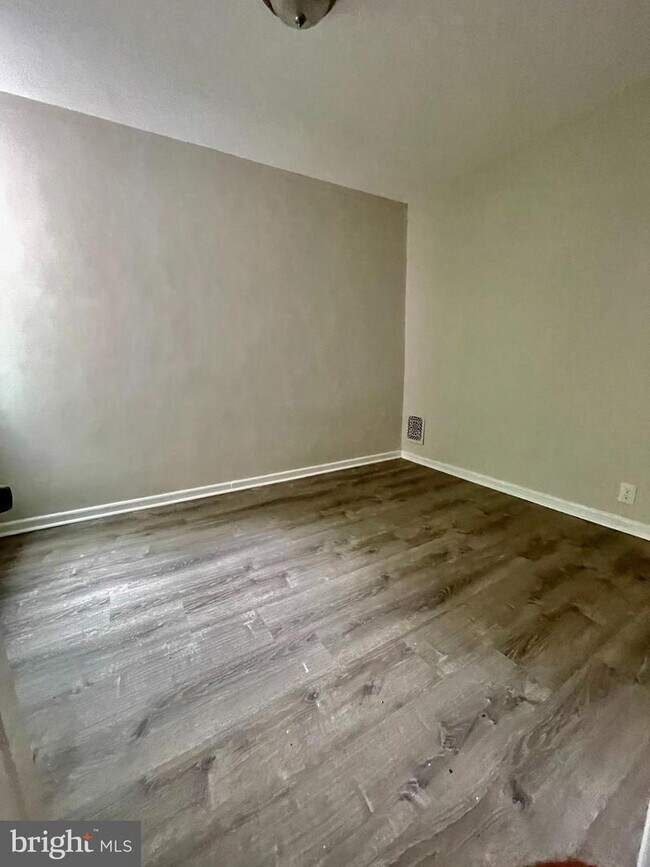 Foto del edificio - 5117 Ludlow St