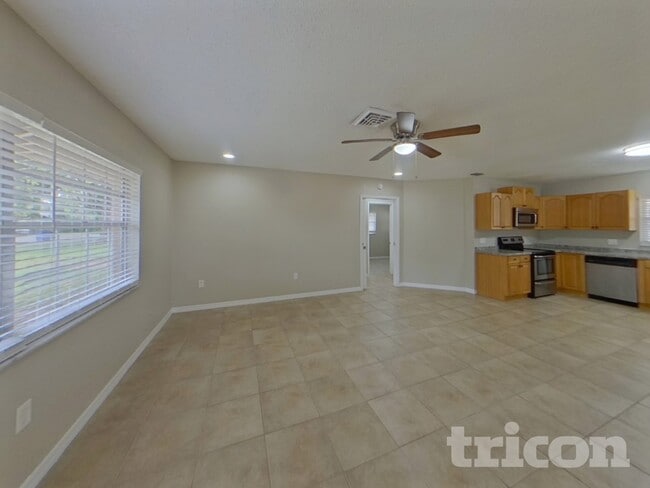 Building Photo - 10811 La Vista Loop