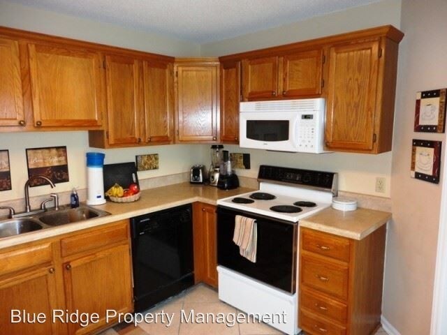 Foto del edificio - 3 br, 2 bath House - 200 Bell Flower Ct.